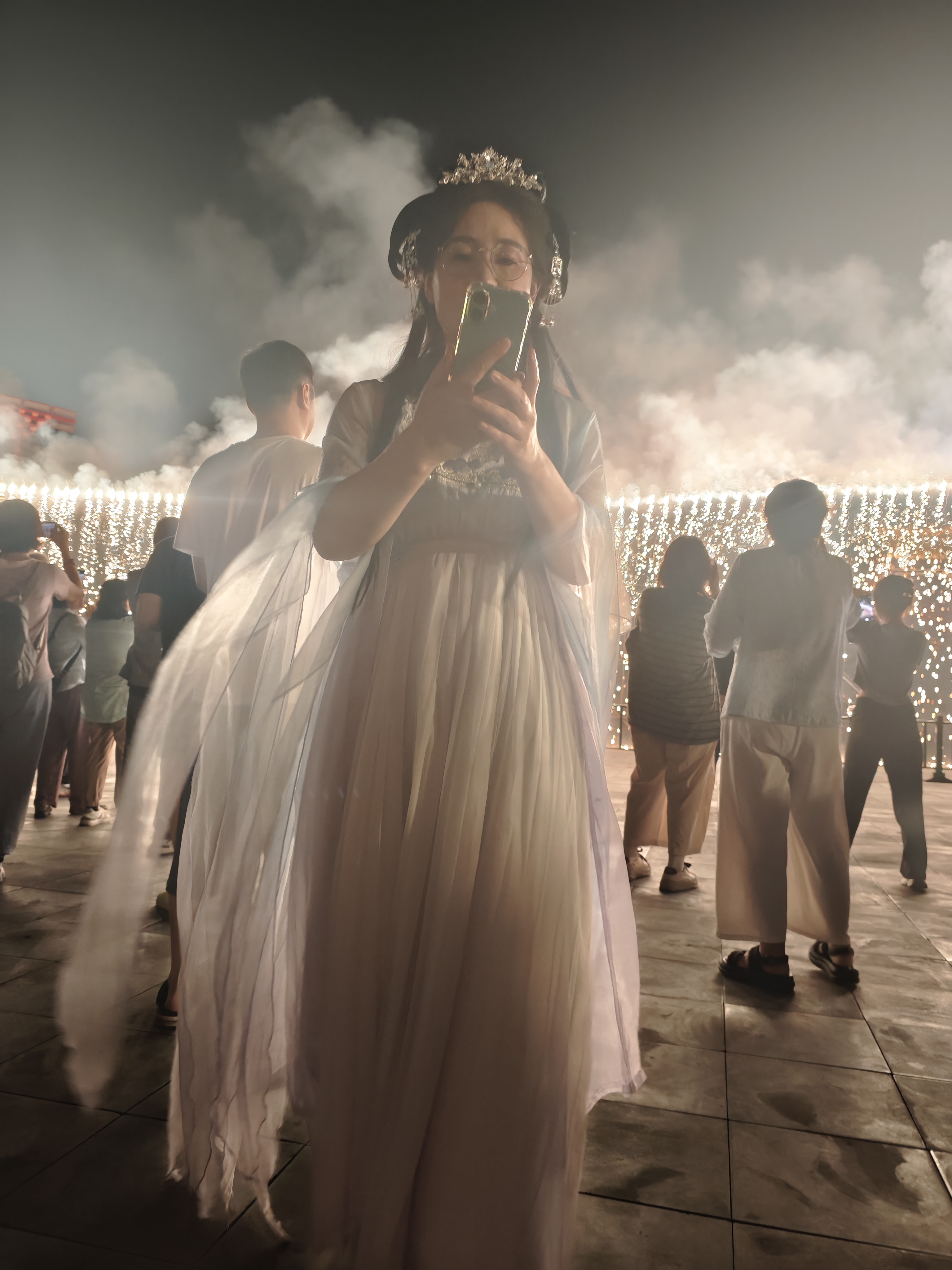 宝宝生气了， 化了美美的妆 怪我！来晚了没拍好照片